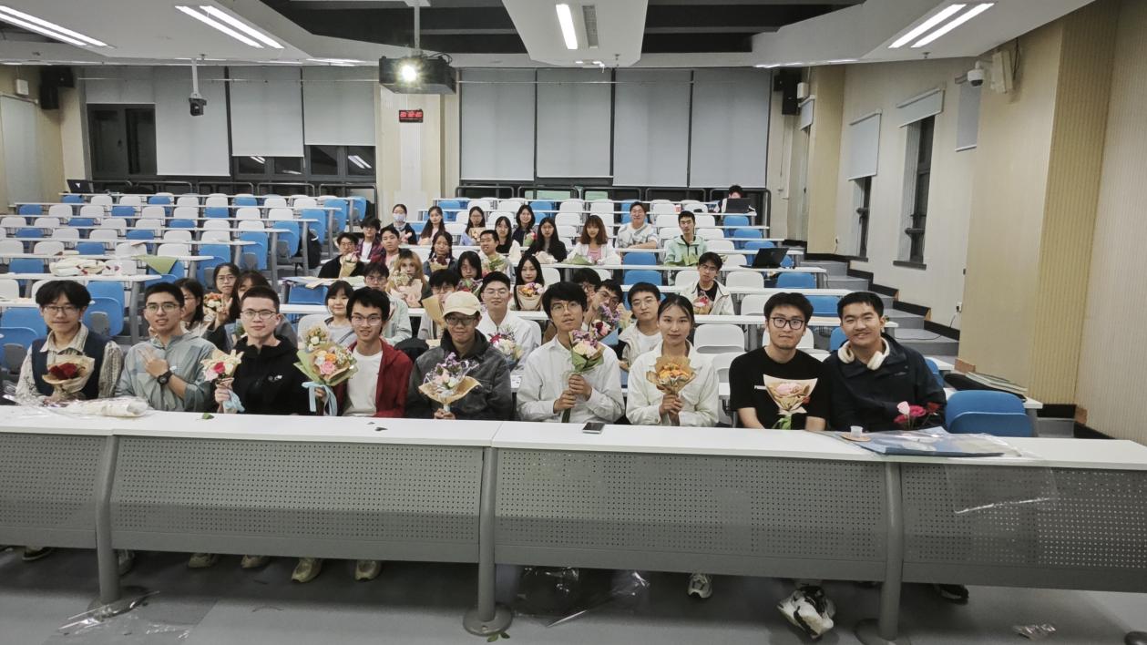 365英国上市公司