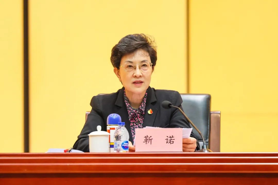 365英国上市公司