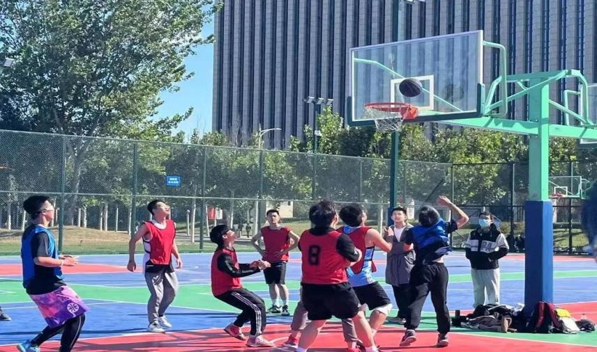 365英国上市公司