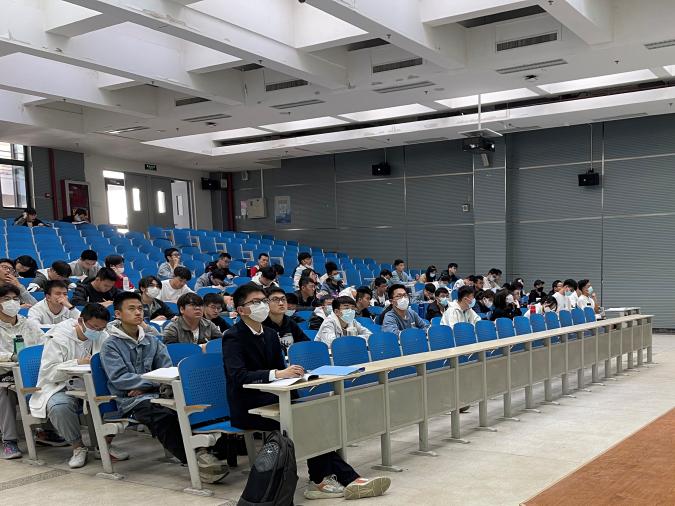 365英国上市公司