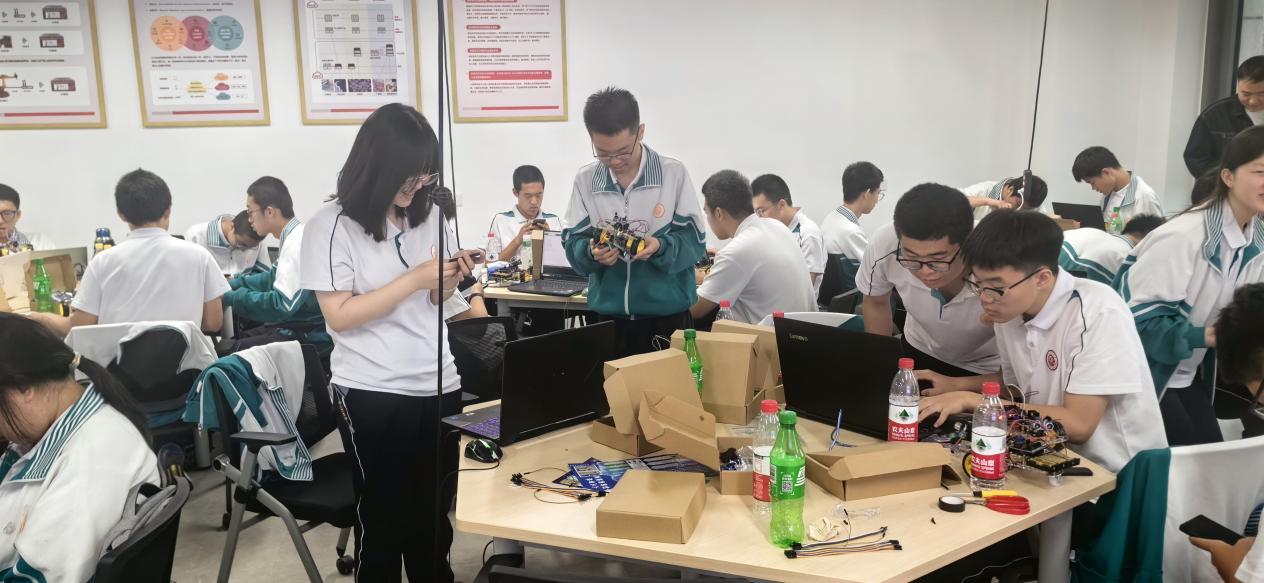 365英国上市公司