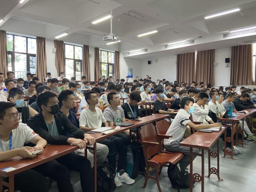 365英国上市公司