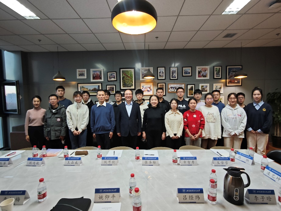 365英国上市公司