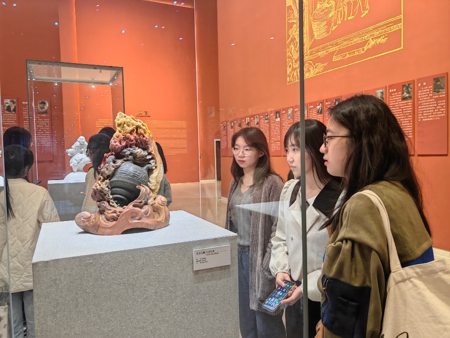 365英国上市公司