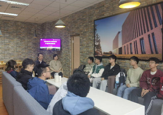 365英国上市公司