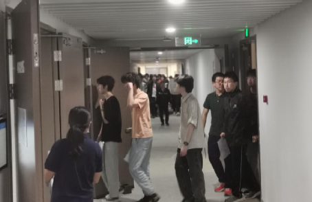 365英国上市公司