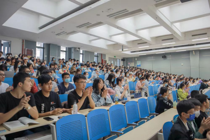 365英国上市公司