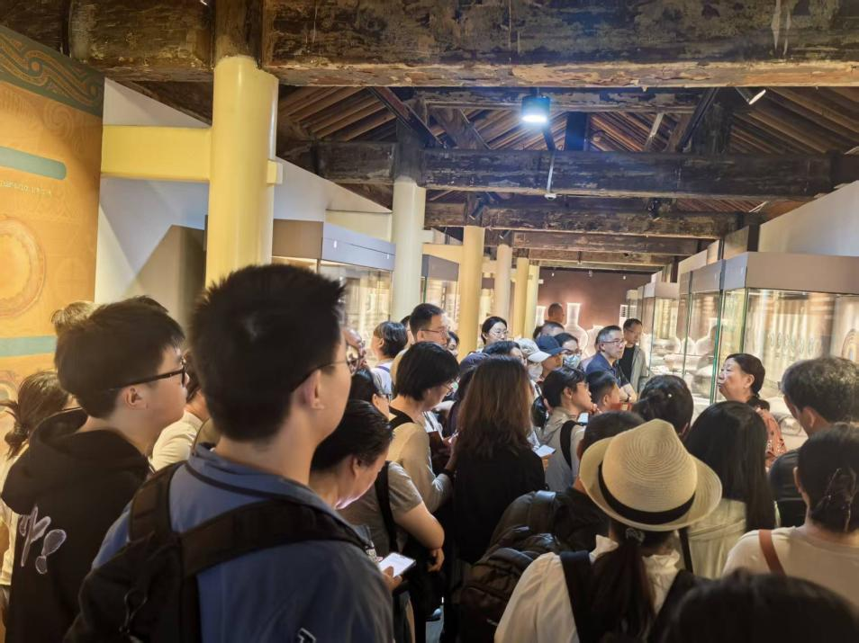 365英国上市公司