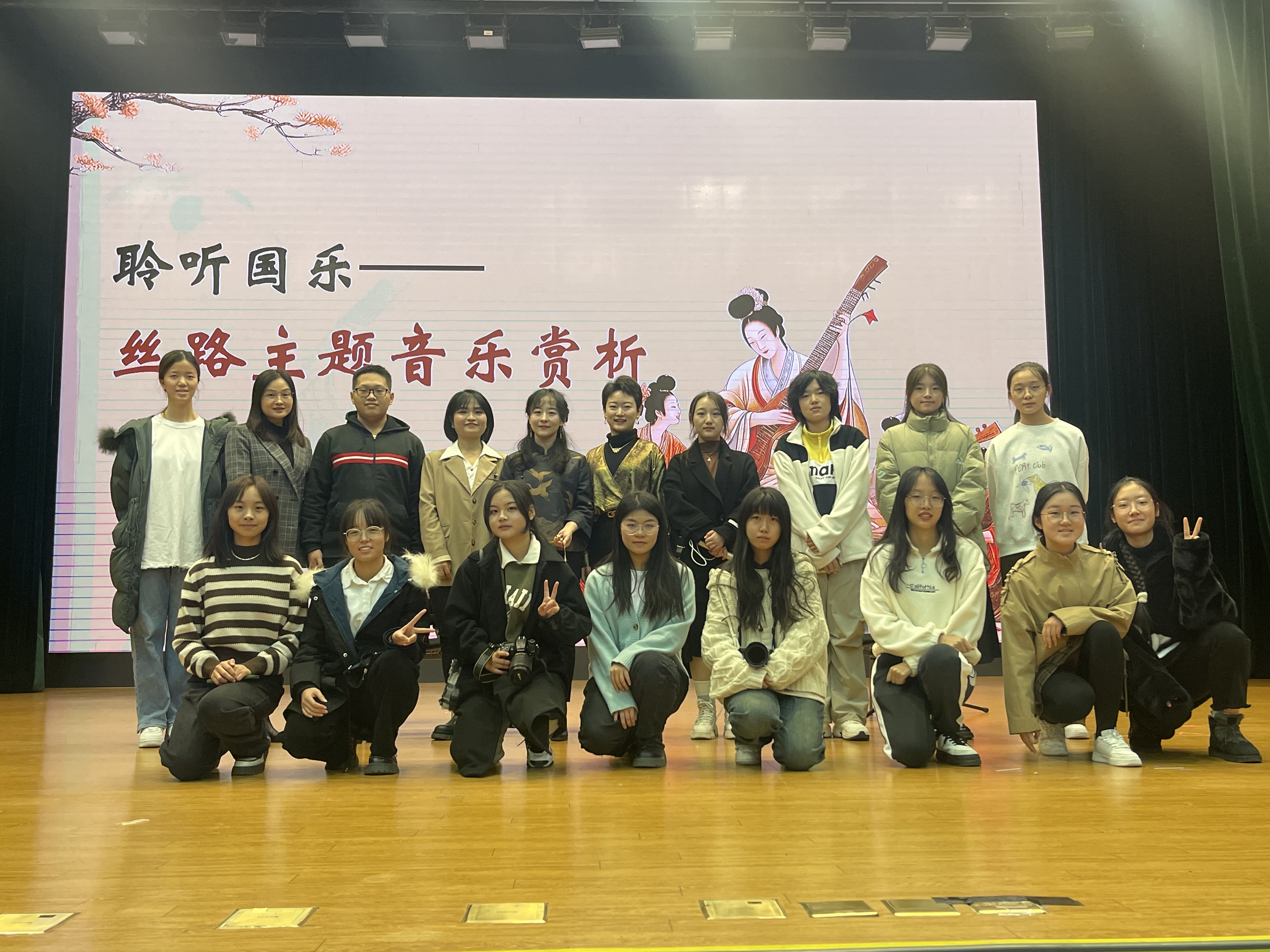 365英国上市公司