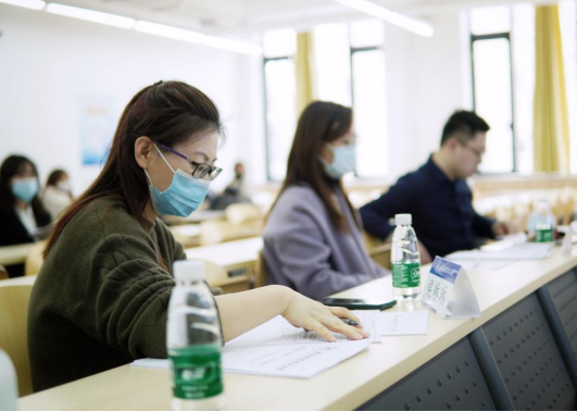 365英国上市公司