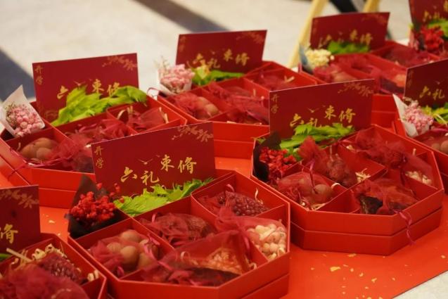 365英国上市公司