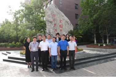 365英国上市公司