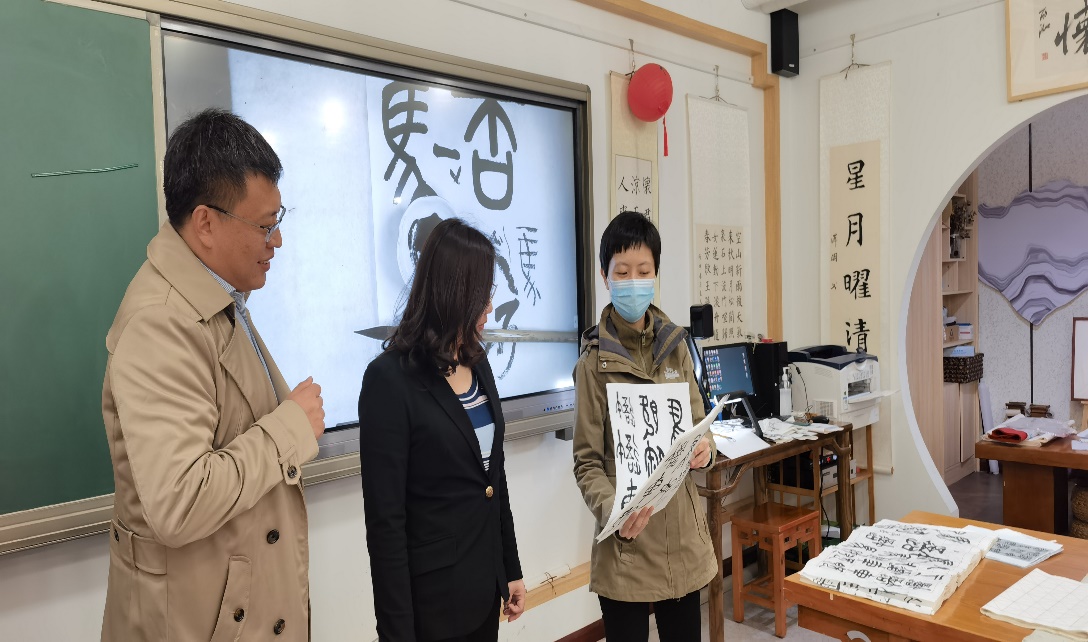 365英国上市公司