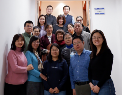 365英国上市公司