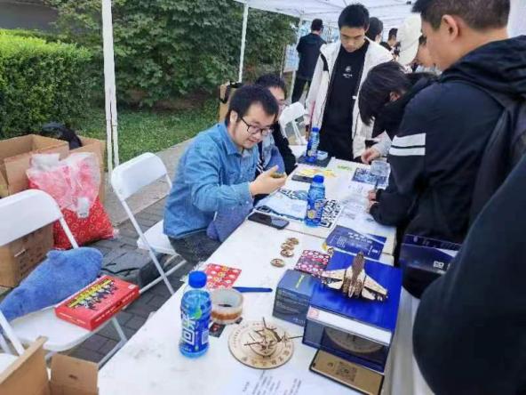 365英国上市公司