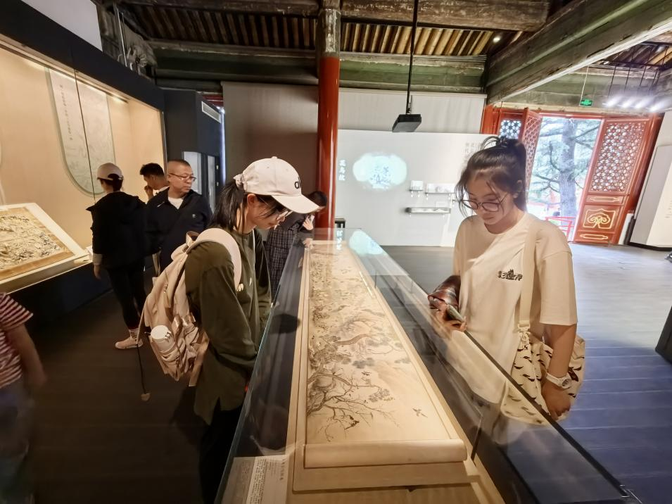 365英国上市公司