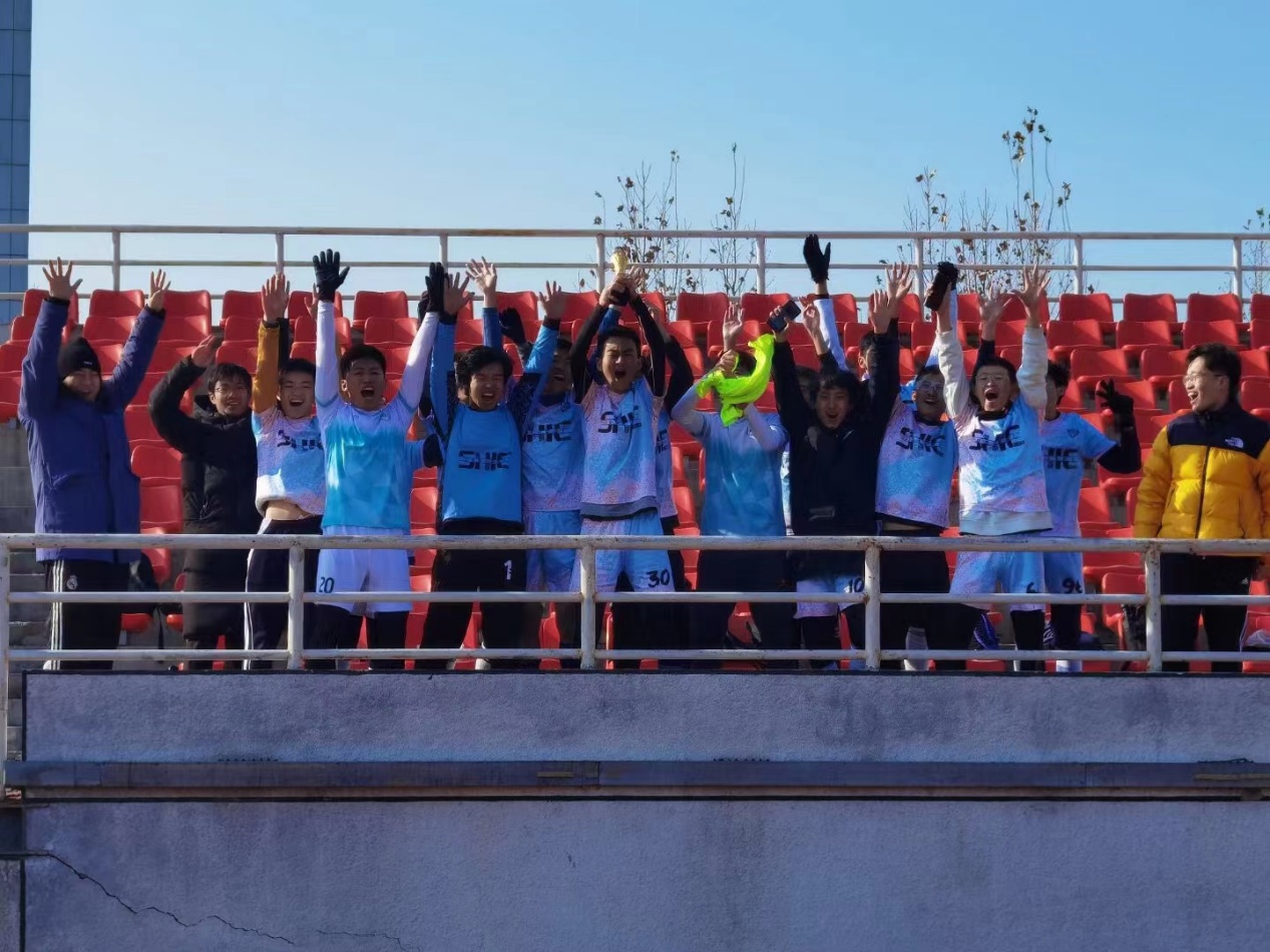 365英国上市公司