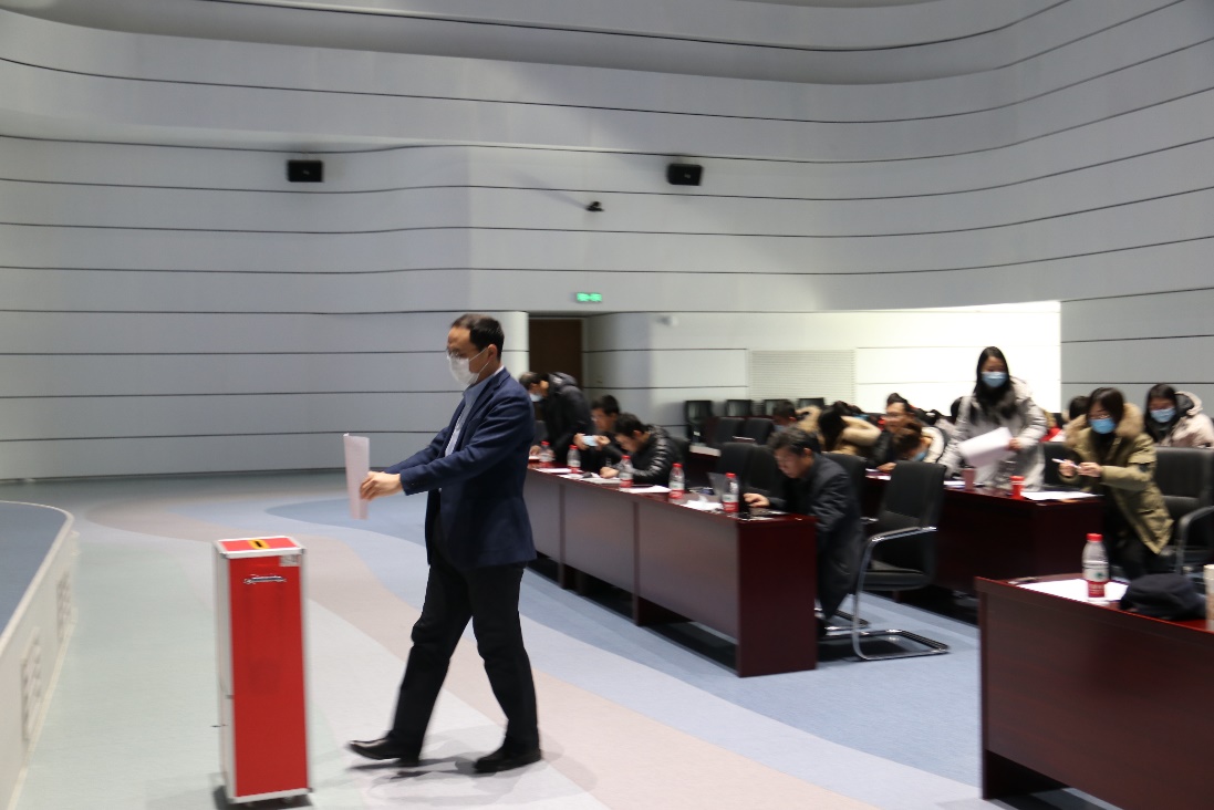 365英国上市公司