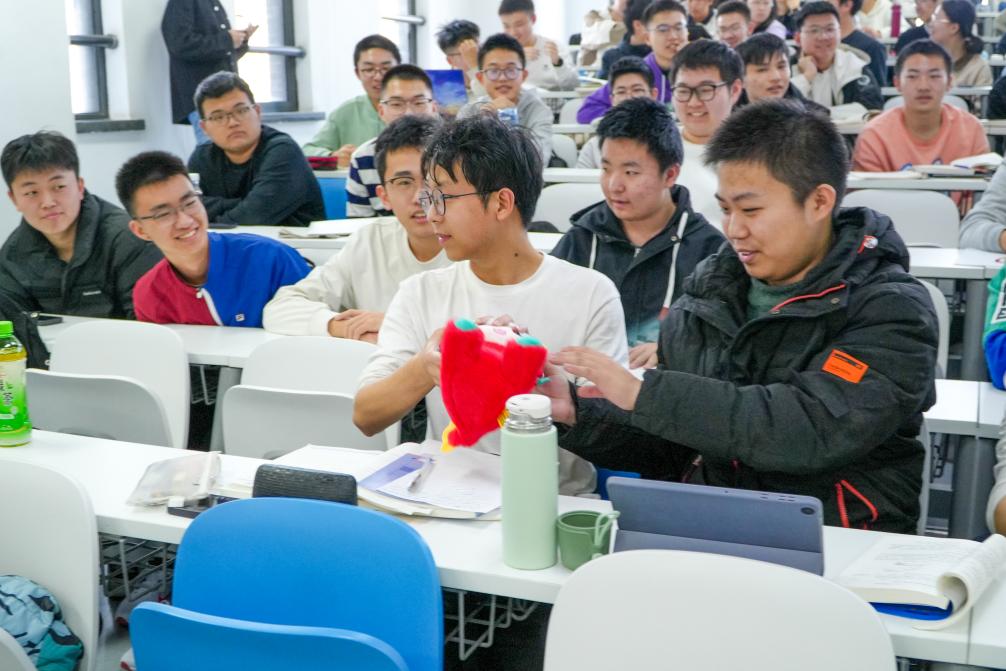 365英国上市公司