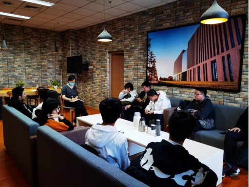 365英国上市公司