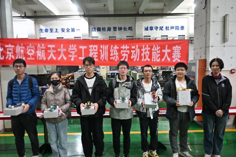 365英国上市公司